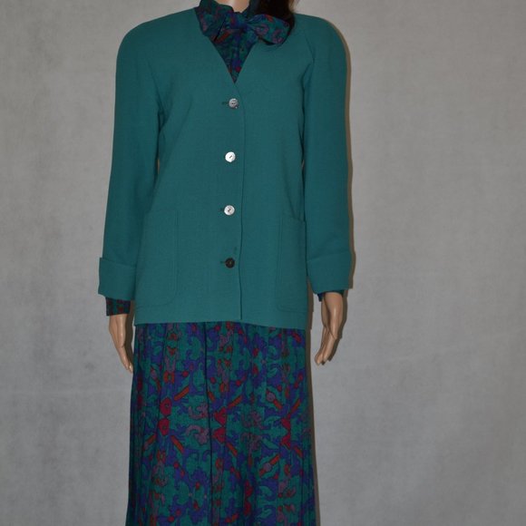 COUNTRY CASUALS PURE NEW WOOL GREEN , PURPLE , RED SKIRT SET SIZE 10 / 12/ 34 - Picture 6 of 11